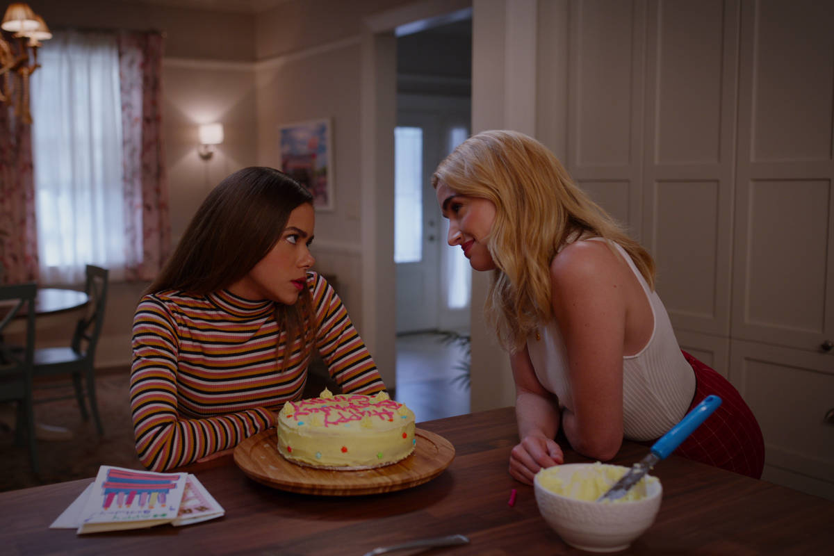 ginny-and-georgia-season-1-plot-cast-trailer-and-netflix-release-date-howey-gentry ginny and georgia season 1 plot cast trailer and netflix release date howey gentry
