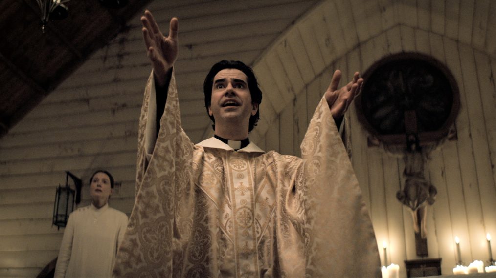Midnight Mass season 1 Netflix Hamish Linklater